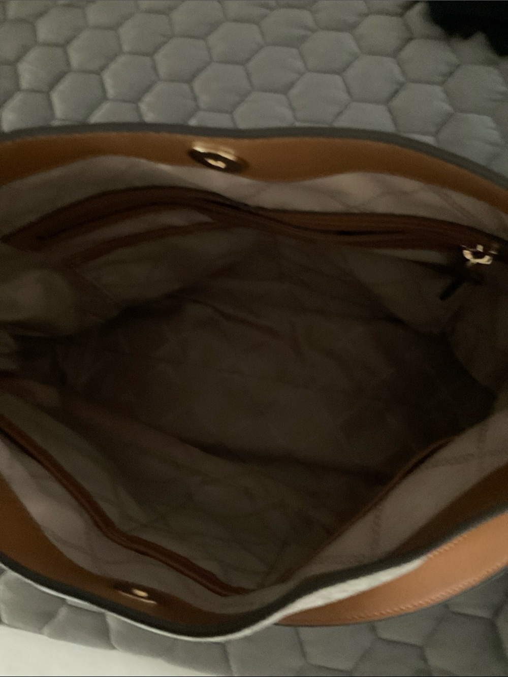 Michele Kors Signature Bag - Picture 6 of 8